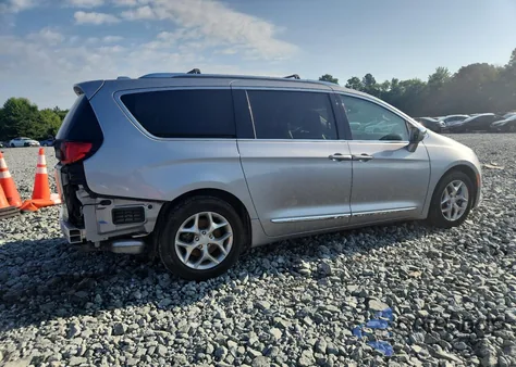 2018 Chrysler Pacifica Limited from USA, damaged, VIN 2C4RC1GG4JR232728